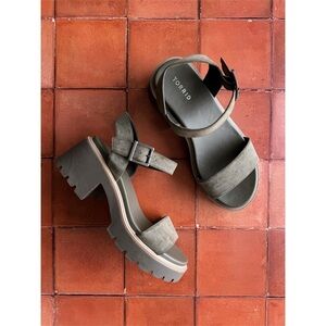 Sz 9.5 WW Torrid Lug Bottom Heeled Sandals In Olive NWOT